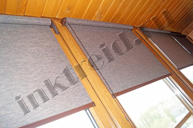 Рулонные шторы на коричневые пластиковые окна 4